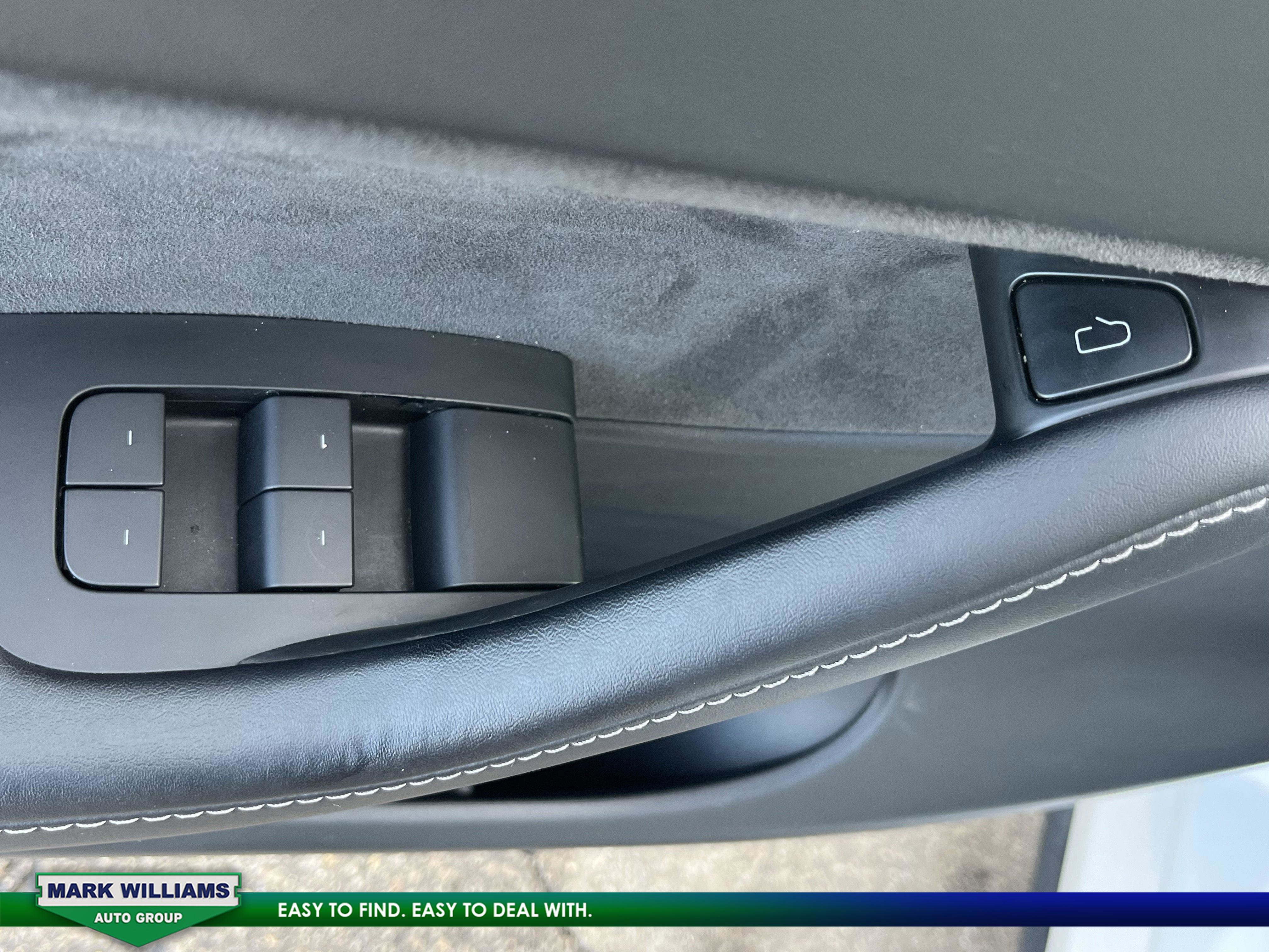 Used 2022 Tesla Model Y Long Range image 11