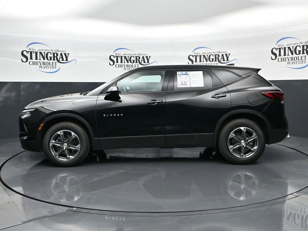 Used 2025 Chevrolet Blazer LT image 4