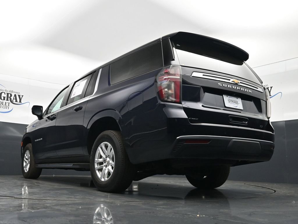 Used 2024 Chevrolet Suburban LT image 21