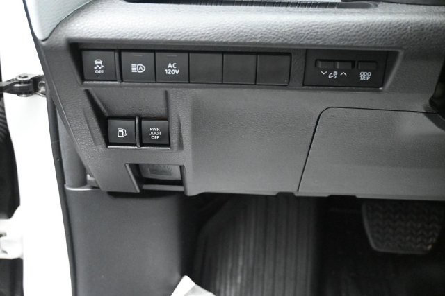 Used 2025 Toyota Sienna XLE w/ XLE Plus Package AWD/4WD image 11