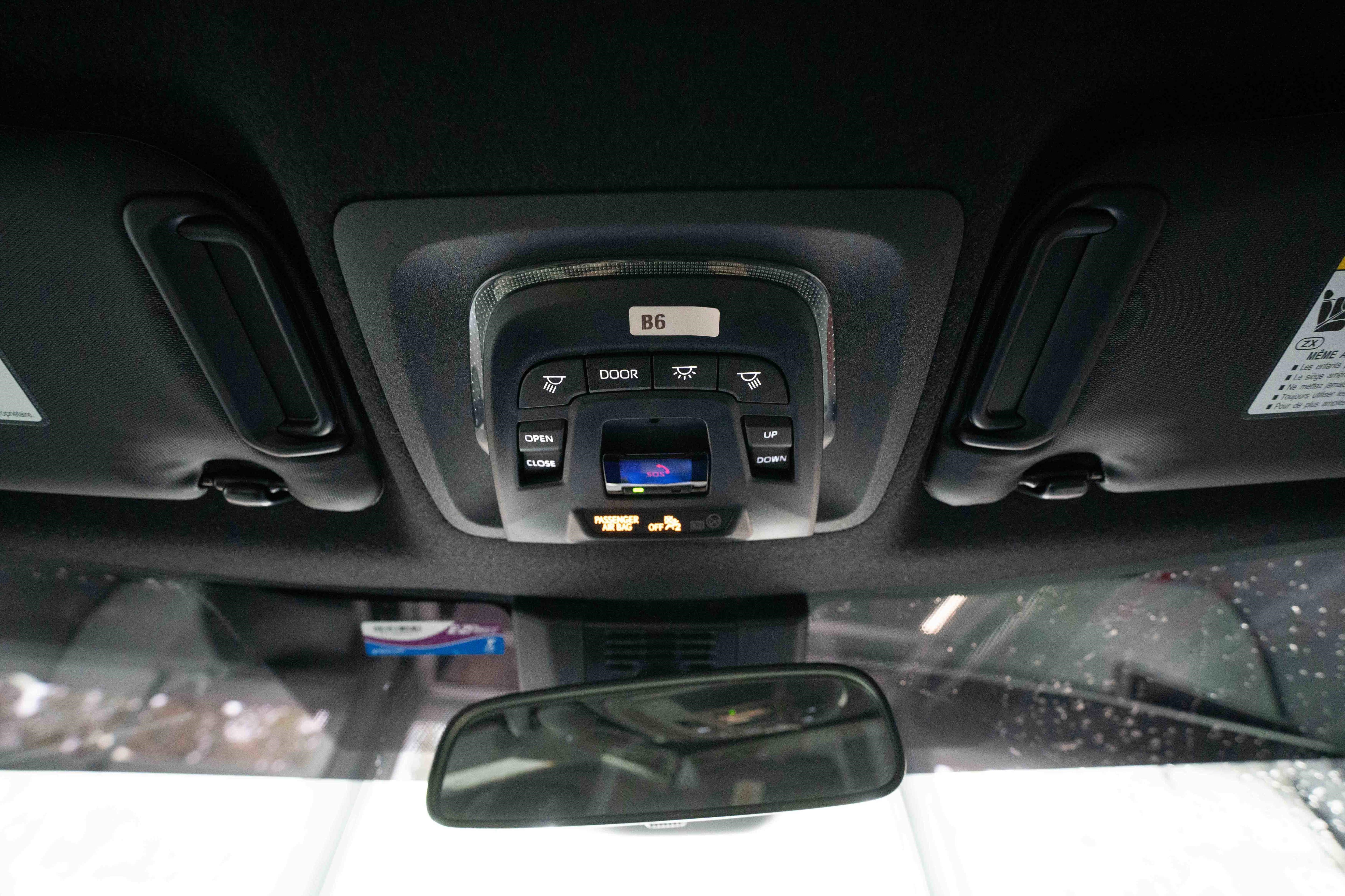 Certified 2025 Toyota Corolla SE w/ SE Premium Package image 19