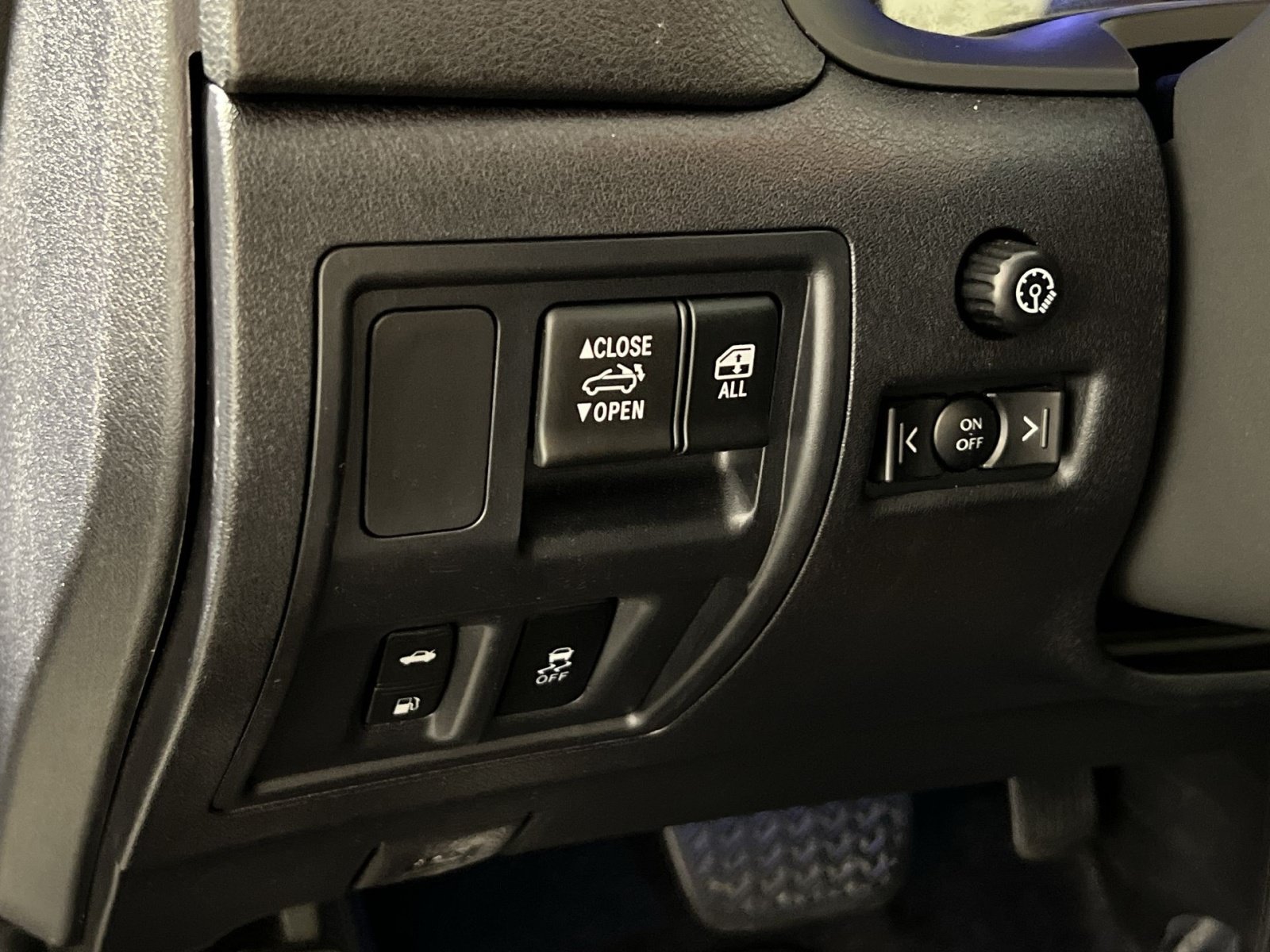 Used 2014 Lexus IS 250C w/ Navigation System Package RWD image 31