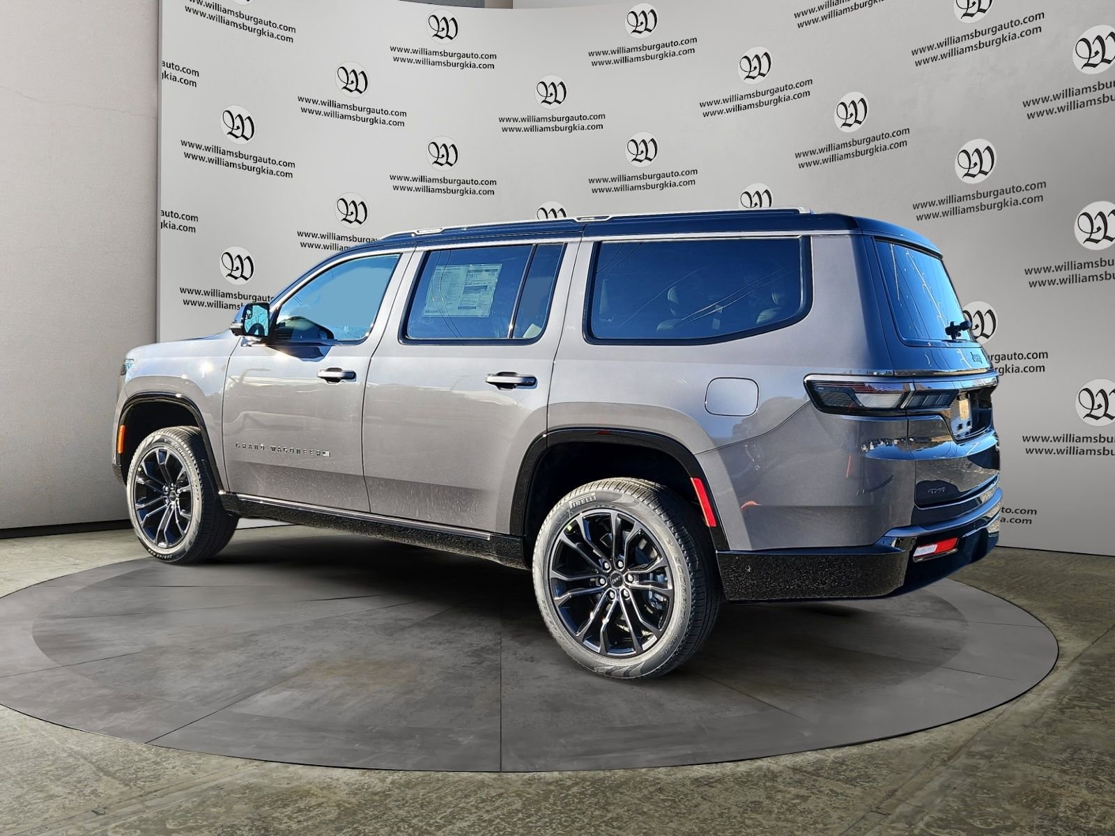 New 2026 Jeep Grand Wagoneer Summit image 3