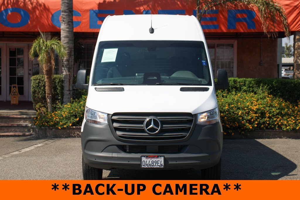 Used 2025 Mercedes-Benz Sprinter 2500 image 3