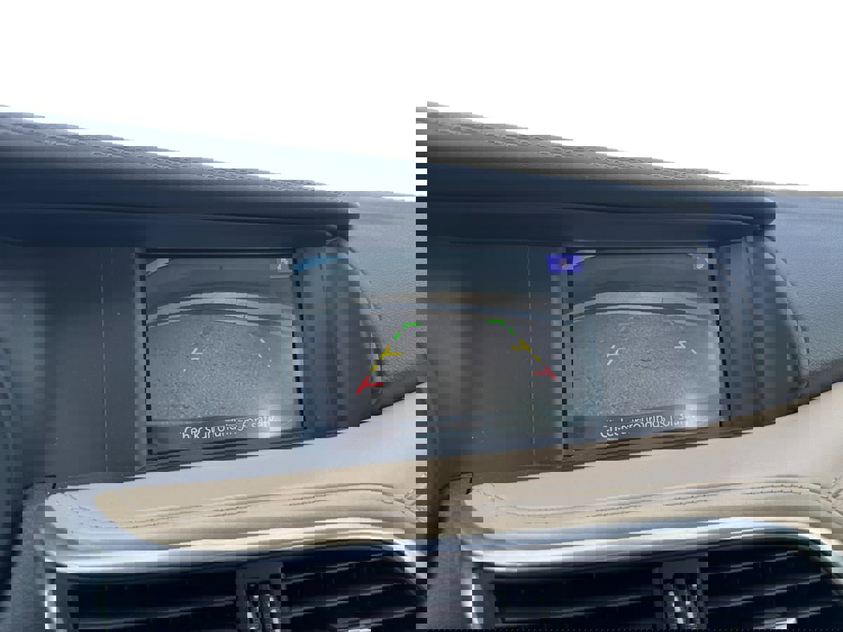 Used 2018 INFINITI QX30 w/ Cargo Package image 13