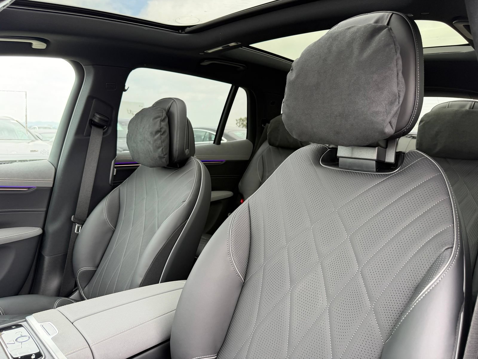 New 2026 Mercedes-Benz EQS 550 4MATIC SUV image 19