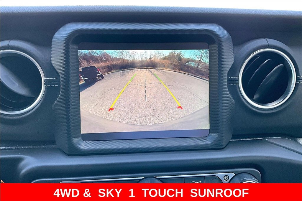 Used 2023 Jeep Wrangler Unlimited Sahara w/ Cold Weather Group image 13