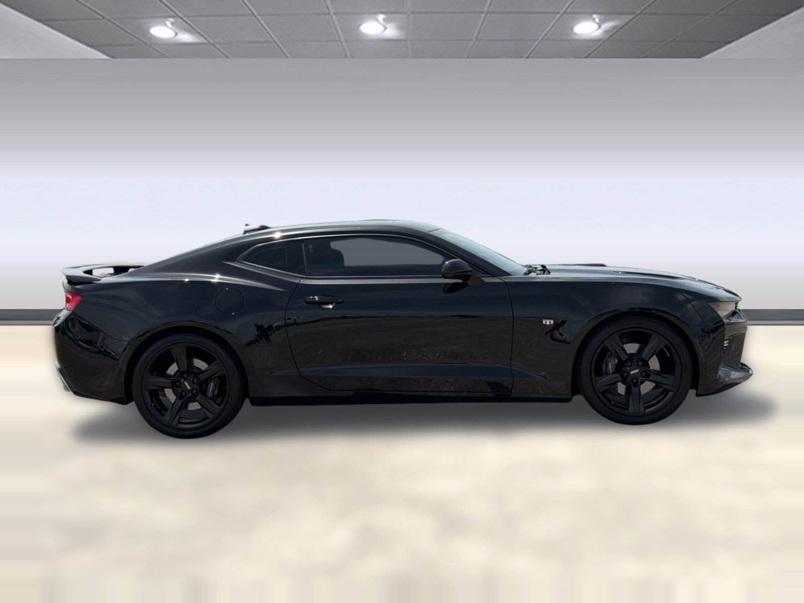 Used 2018 Chevrolet Camaro SS RWD image 8