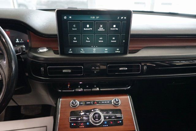 Used 2021 Lincoln Aviator Reserve AWD/4WD image 7