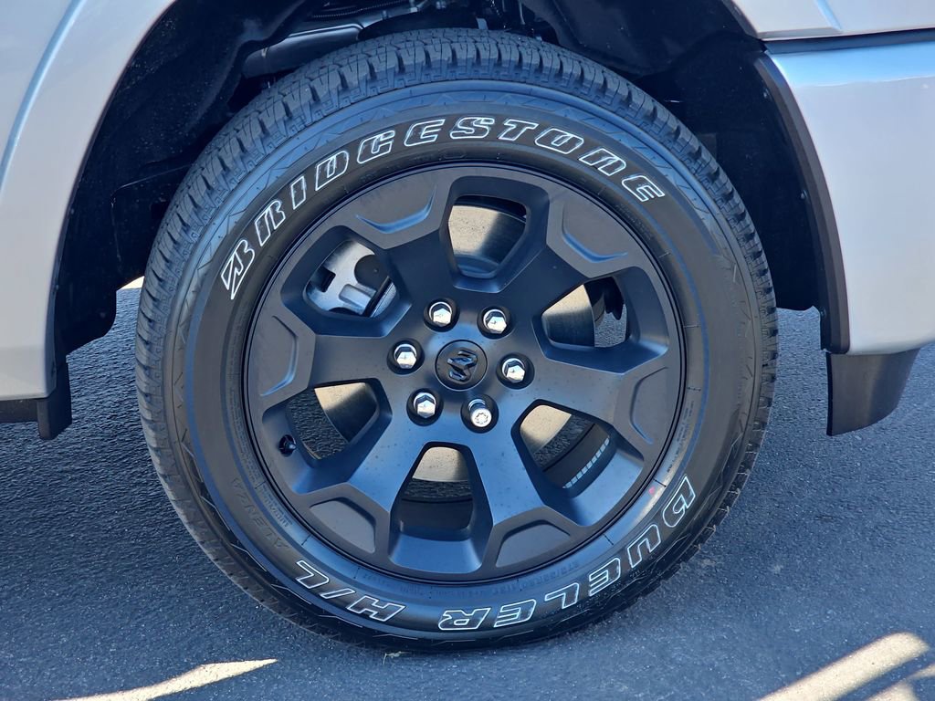 New 2026 RAM 1500 4x4 Crew Cab image 39