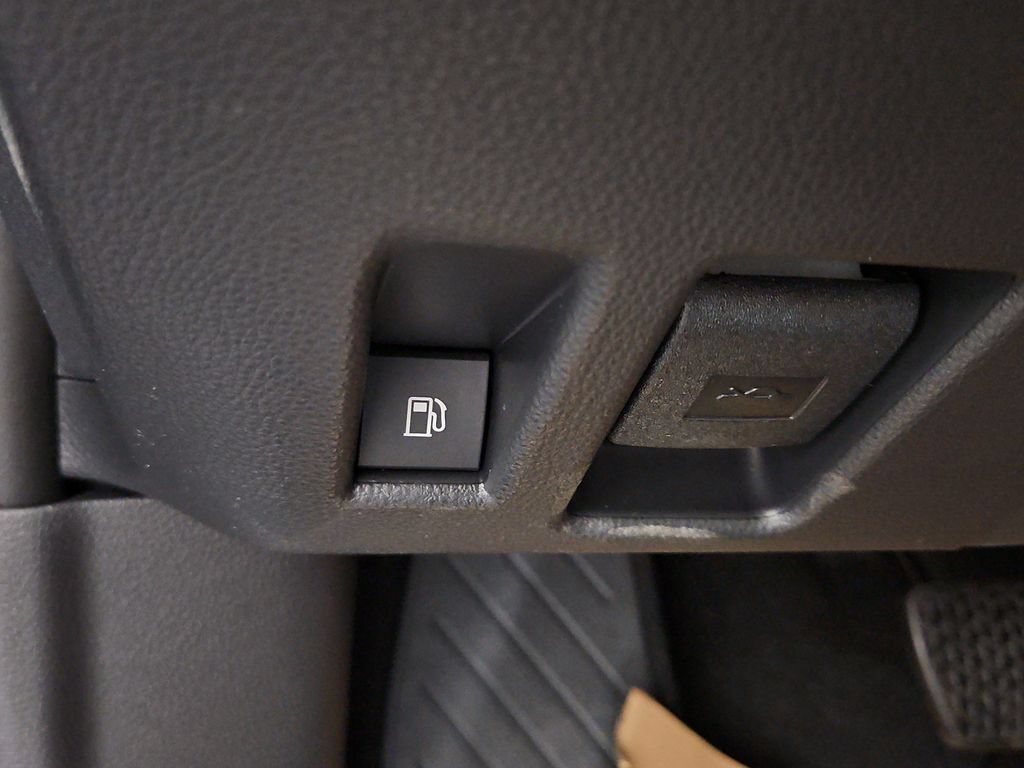 New 2026 Toyota RAV4 LE AWD/4WD image 17