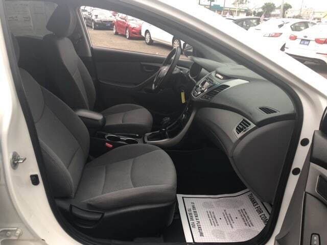 Used 2014 Hyundai Elantra SE FWD image 16