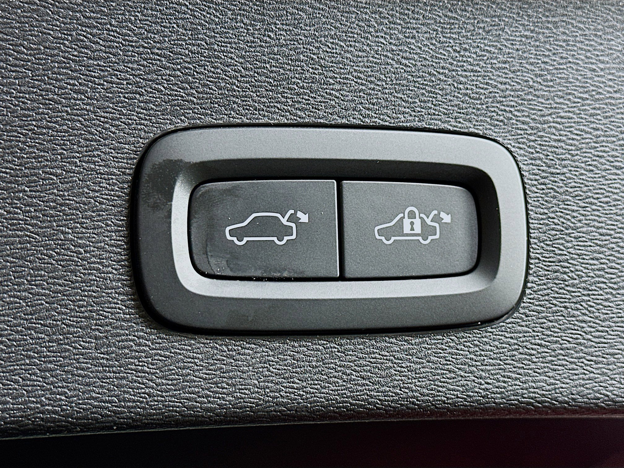 Used 2023 Volvo C40 P8 Recharge Ultimate AWD/4WD image 30