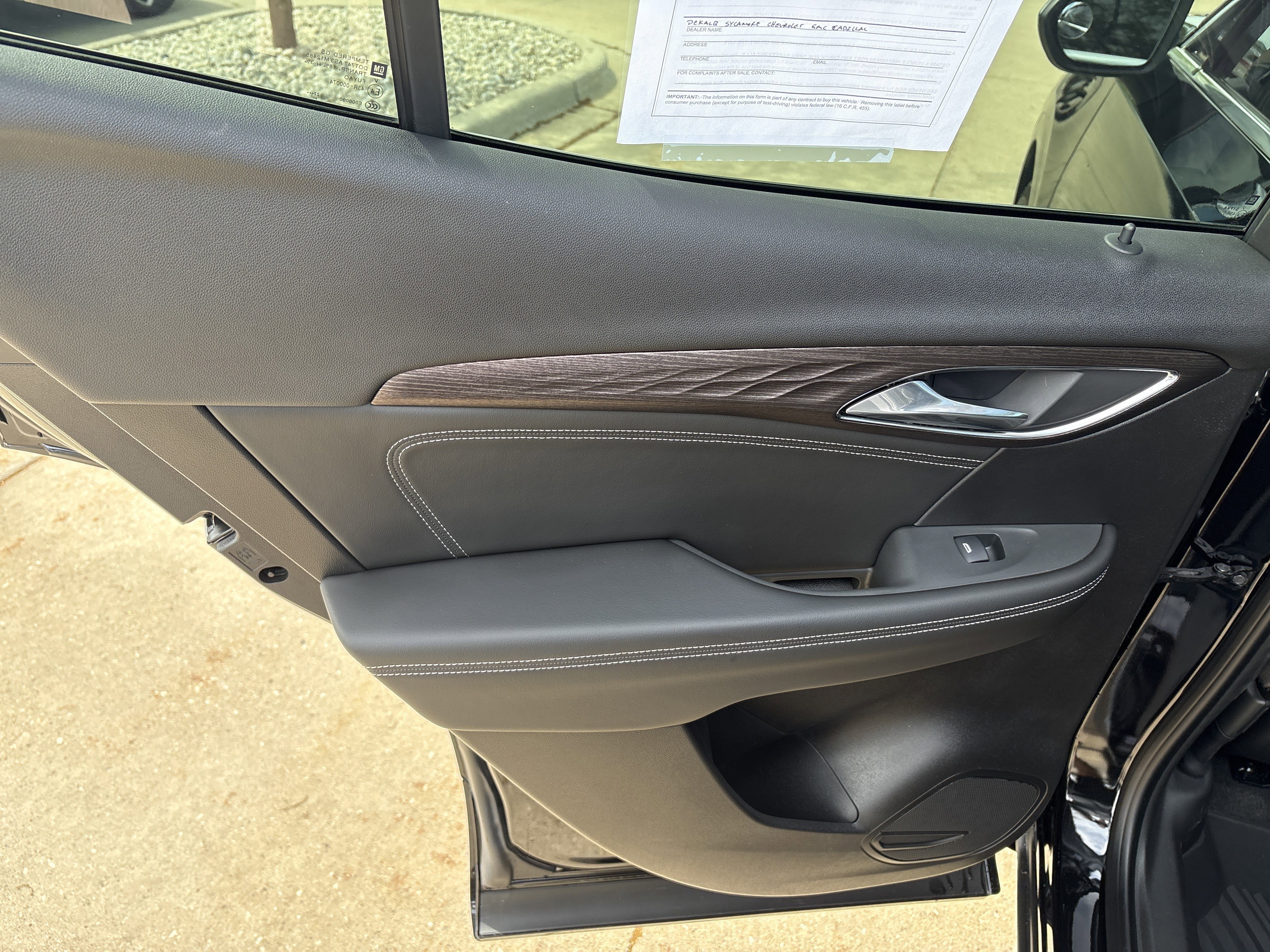 Used 2023 Buick Envision Avenir AWD/4WD image 12