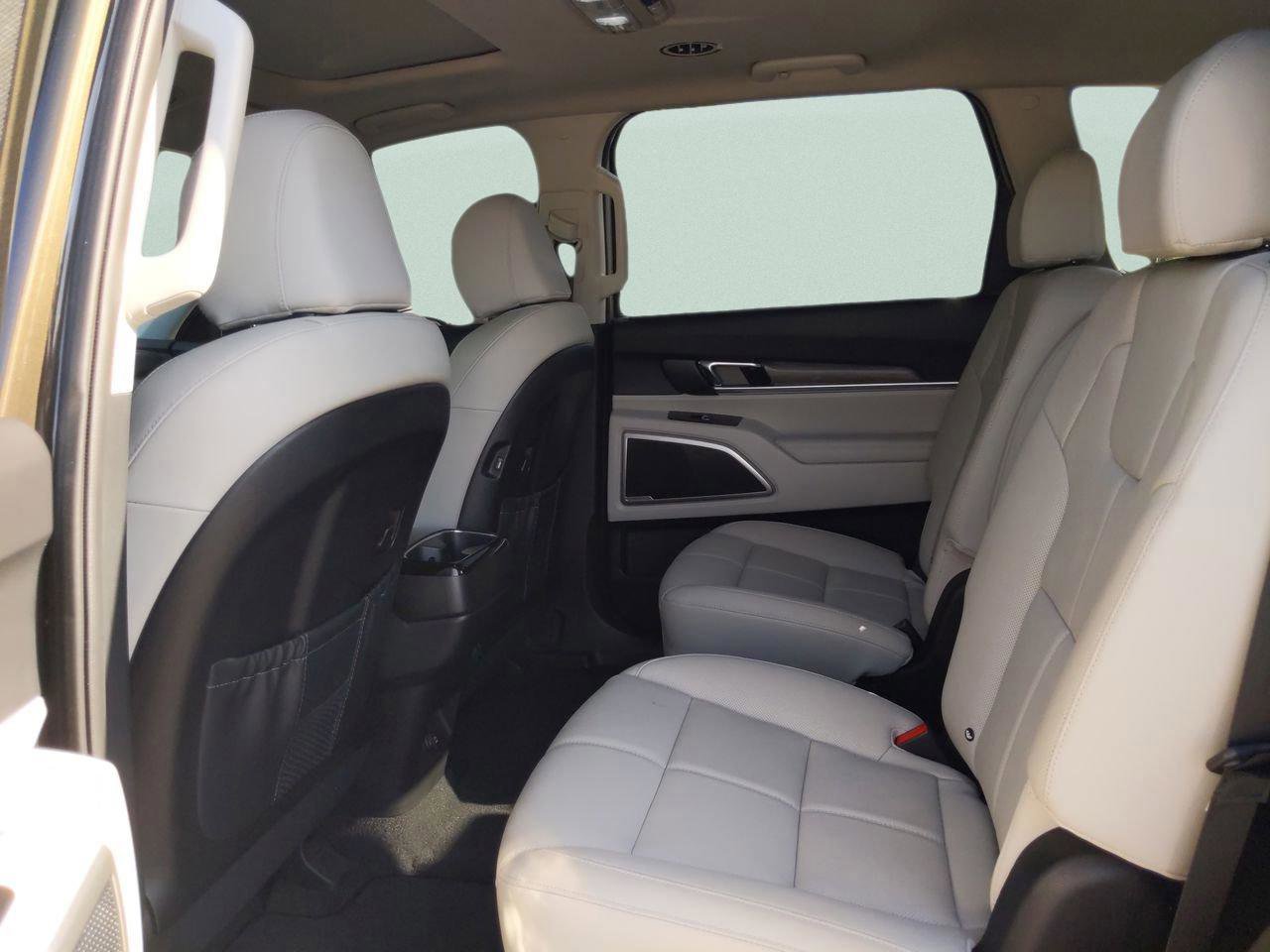 Certified 2022 Kia Telluride EX w/ EX Premium Package image 11