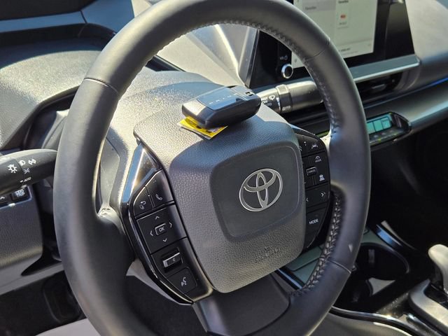 Used 2023 Toyota Prius XLE FWD image 9