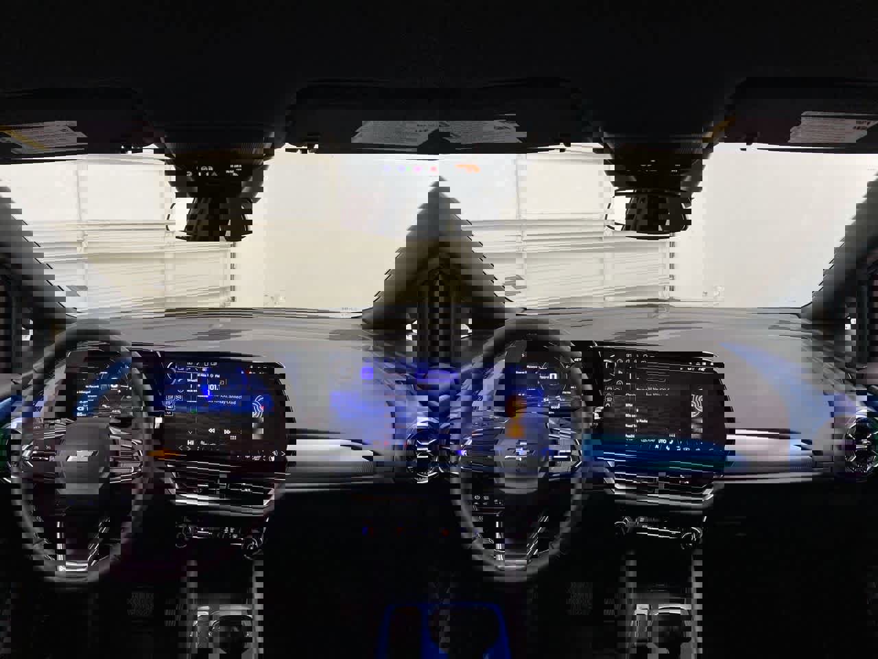 Used 2025 Chevrolet Equinox EV LT w/ Convenience Package image 12