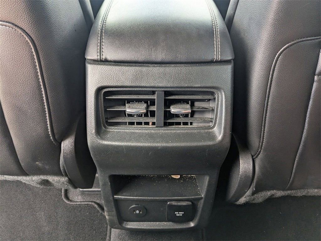 Used 2024 Ford Edge Titanium image 29