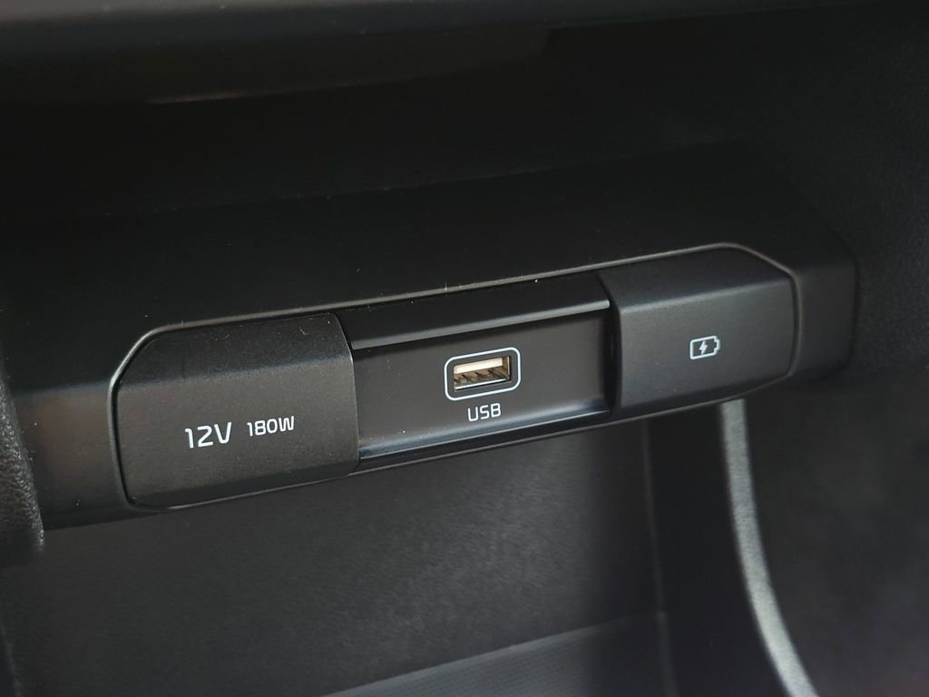 Certified 2020 Kia Niro EX w/ Cold Weather Package image 35