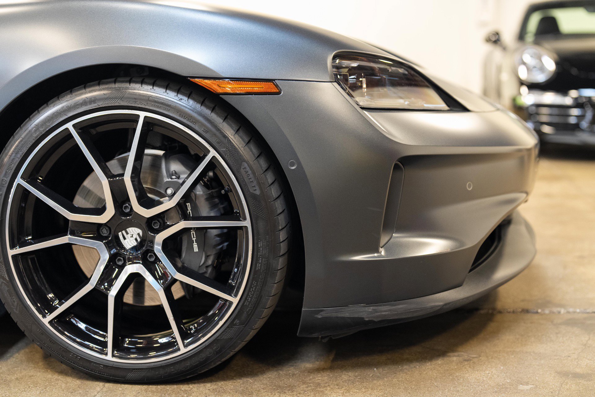 Used 2025 Porsche Taycan RWD image 25