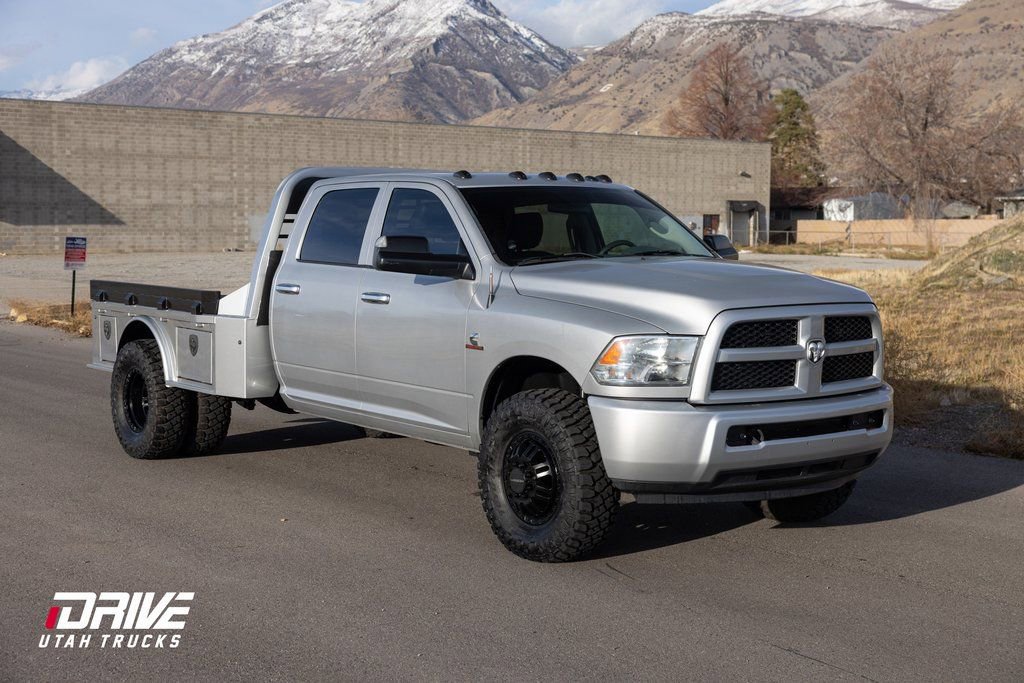 Used 2017 RAM 3500 Tradesman w/ Chrome Appearance Group image 2
