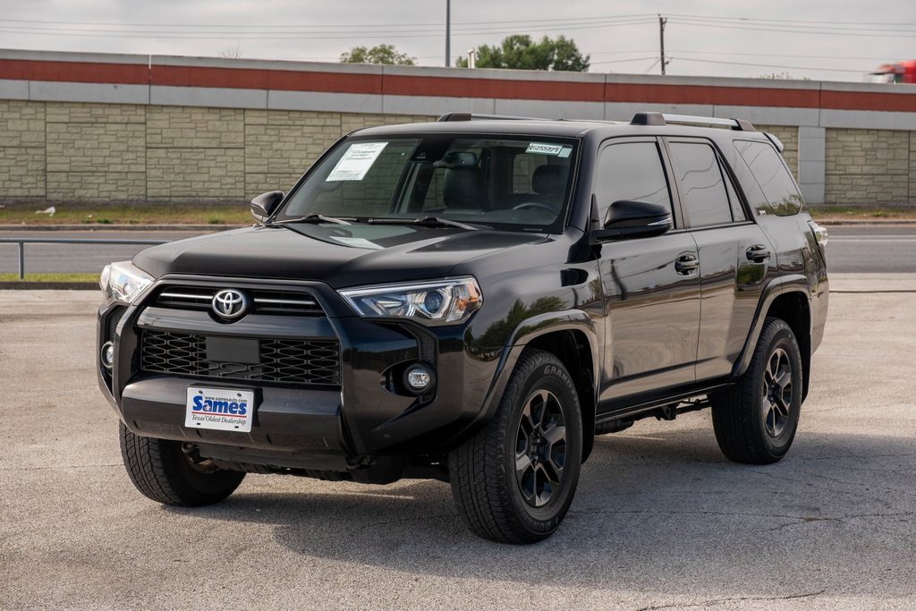 Used 2022 Toyota 4Runner SR5 Premium image 3