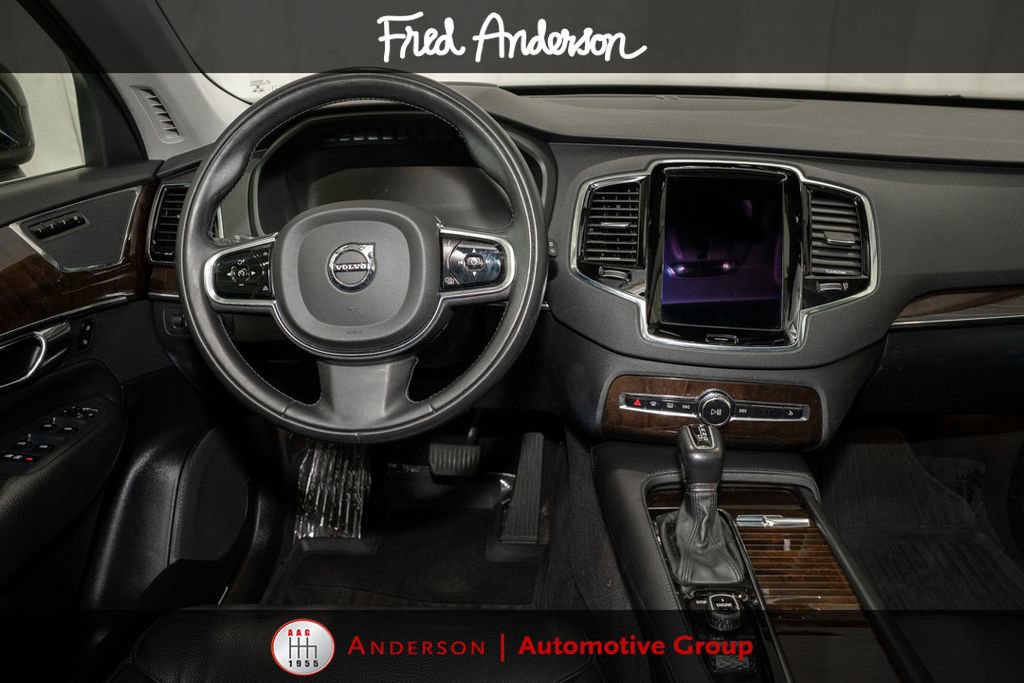 Used 2016 Volvo XC90 T6 Momentum w/ Momentum Plus Package AWD/4WD image 7
