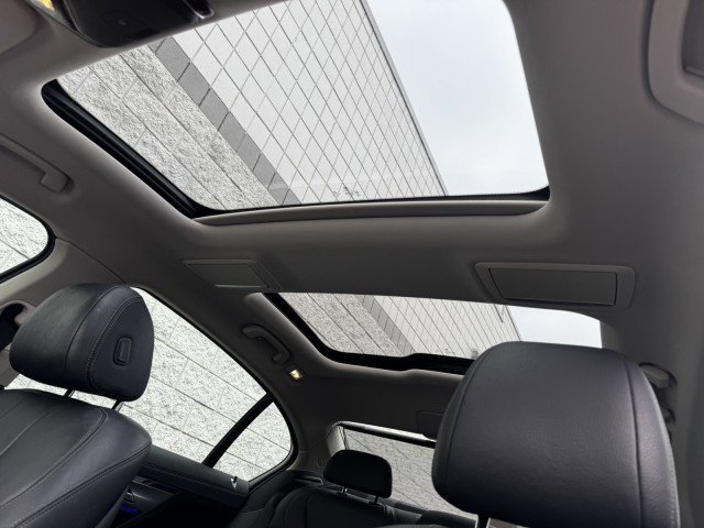 Used 2019 BMW 740i w/ Cold Weather Package RWD image 28