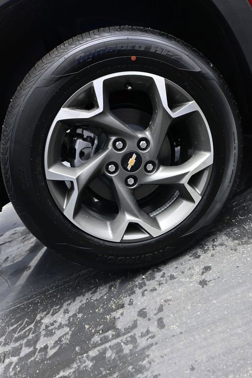 New 2026 Chevrolet Trax LT w/ Sunroof Package image 12