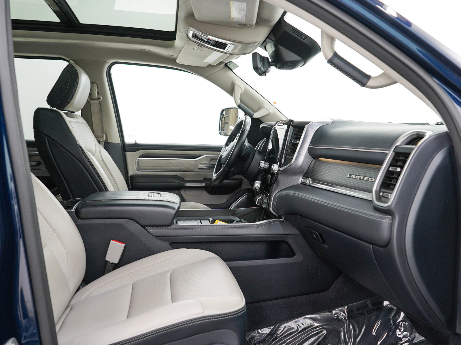 Used 2022 RAM 1500 Limited AWD/4WD image 14