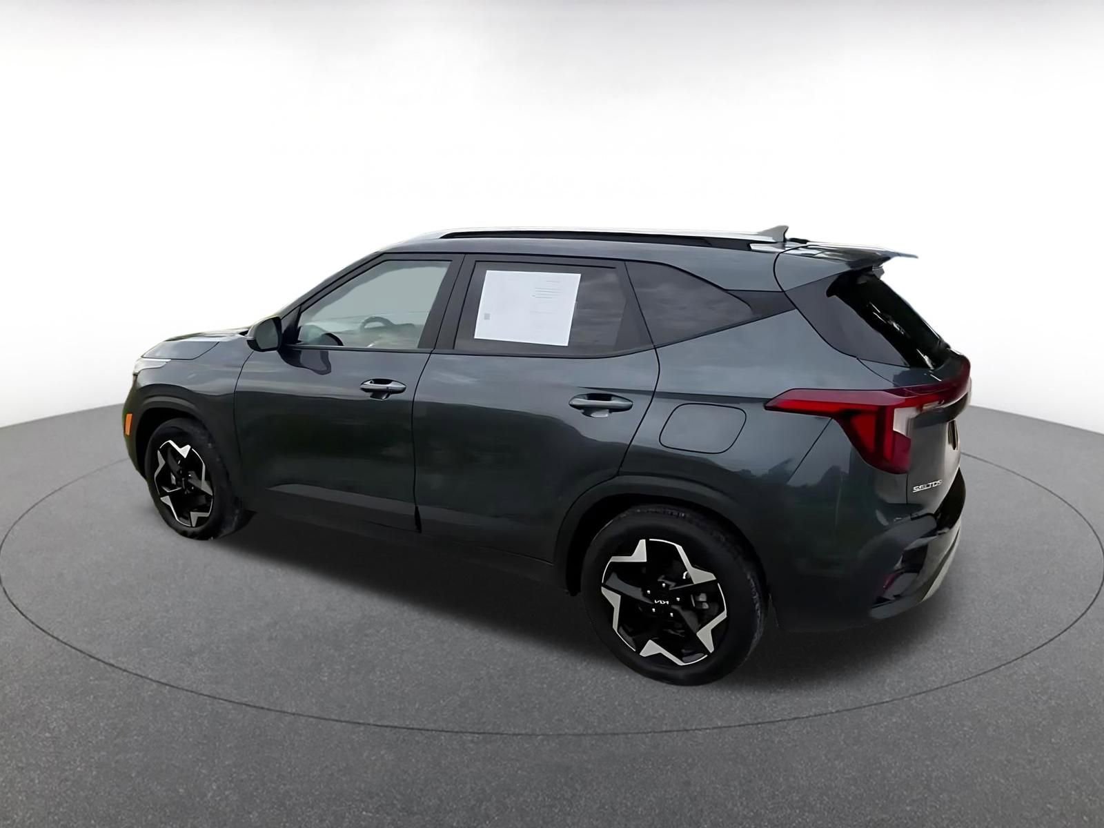 Used 2025 Kia Seltos S FWD image 10