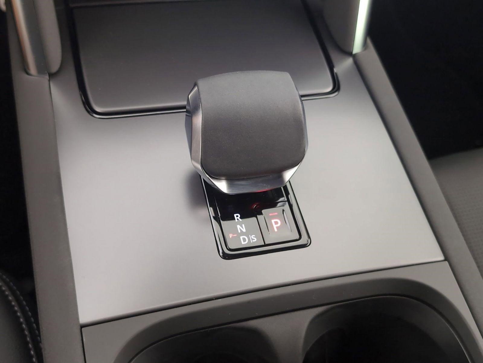 New 2025 Land Rover Discovery Sport Dynamic SE AWD/4WD image 24