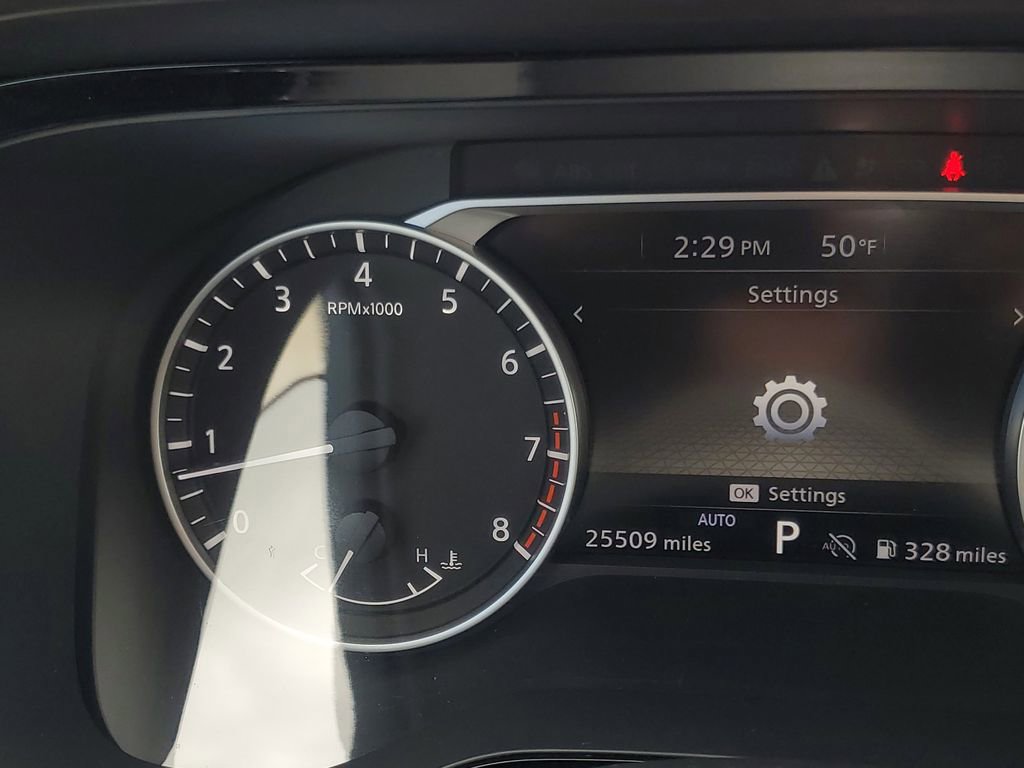 Used 2024 Nissan Pathfinder SV w/ SV Premium Package image 16