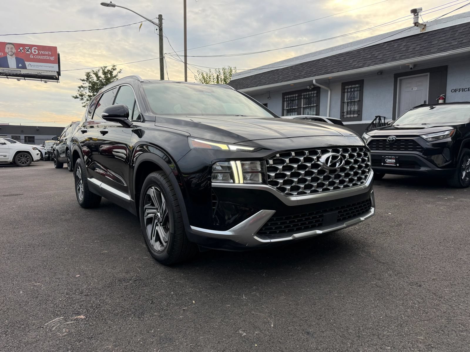 Used 2022 Hyundai Santa Fe SEL w/ Convenience + Premium Package FWD image 3