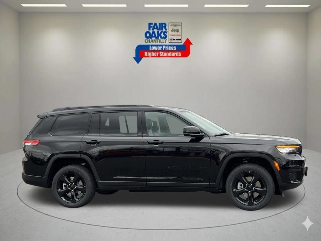 New 2025 Jeep Grand Cherokee L Laredo AWD/4WD image 5