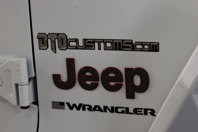 Used 2025 Jeep Wrangler Unlimited Rubicon w/ XTREMEE 35" Tire Package image 16