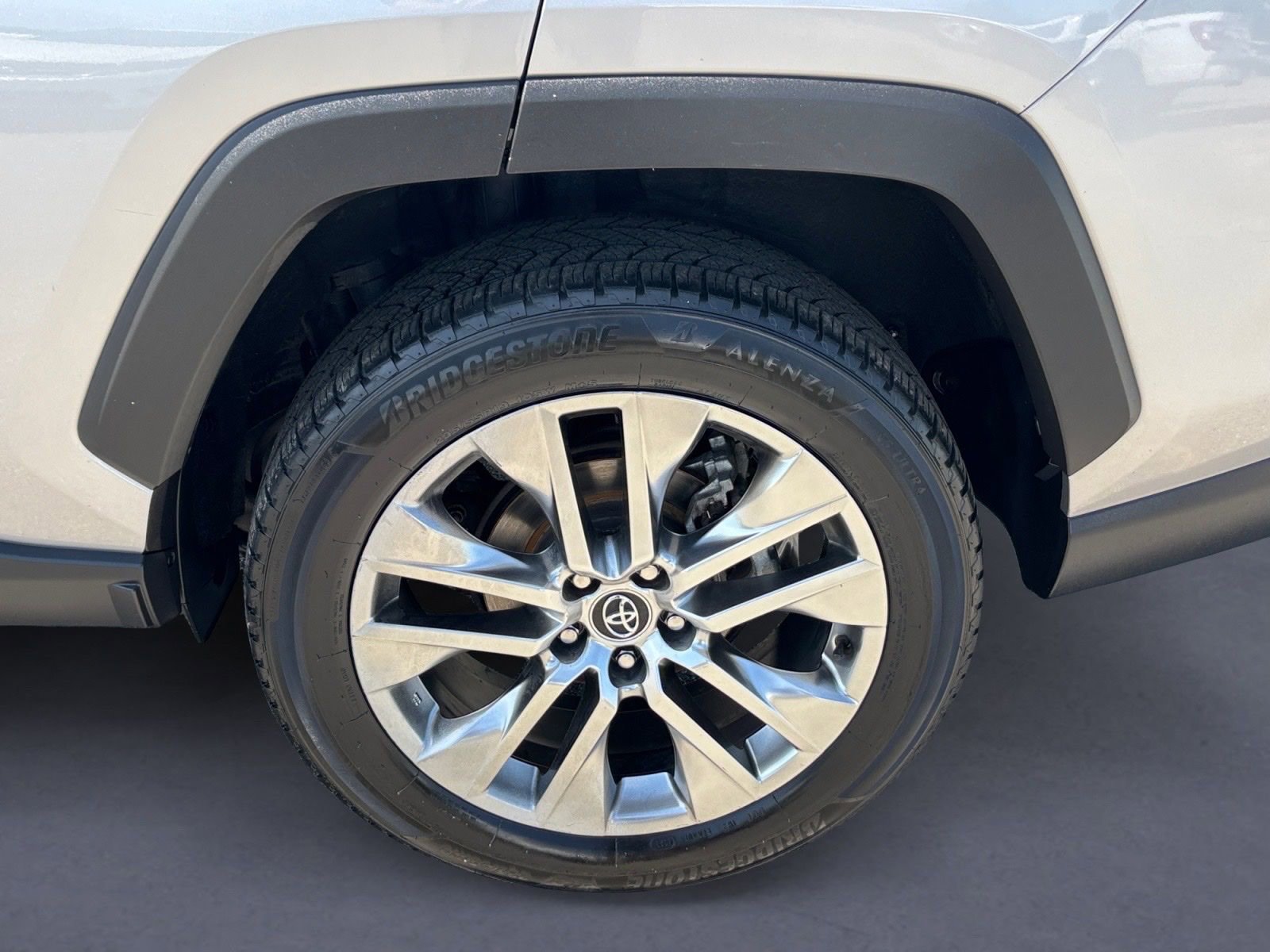 Used 2020 Toyota RAV4 XLE Premium FWD image 13