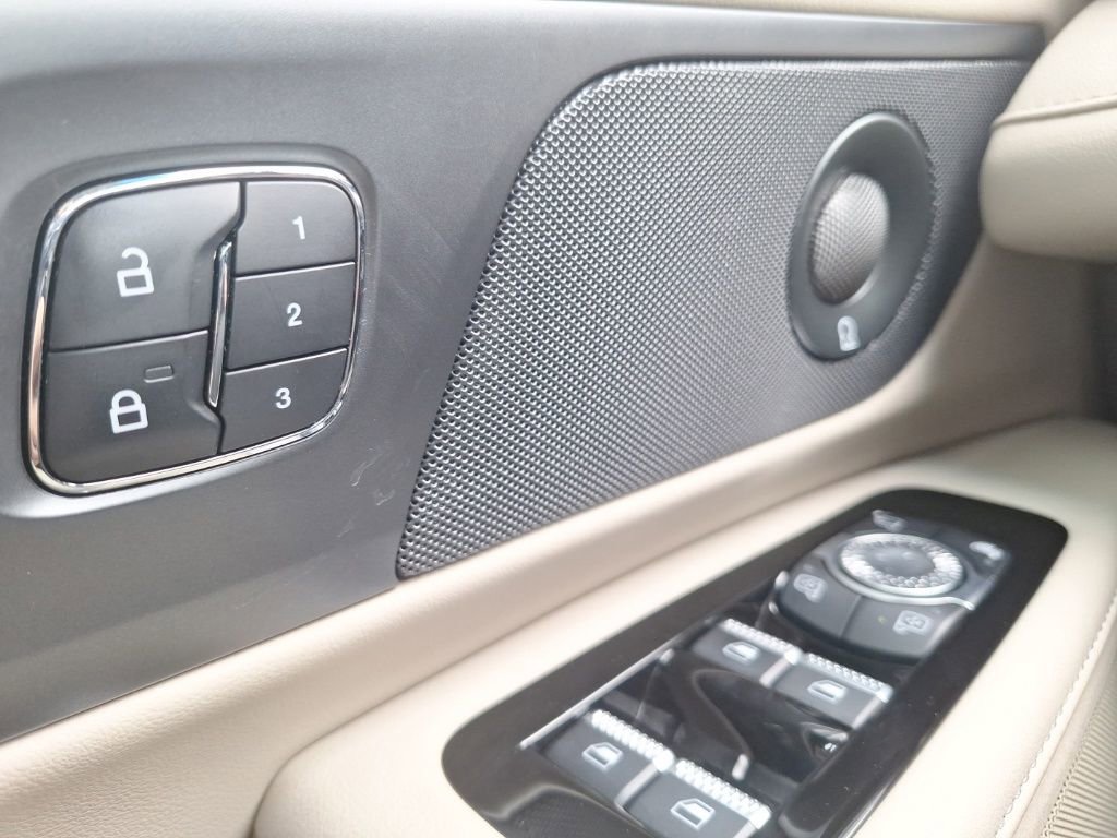 Used 2024 Lincoln Nautilus Premier w/ Equipment Group 102A image 11