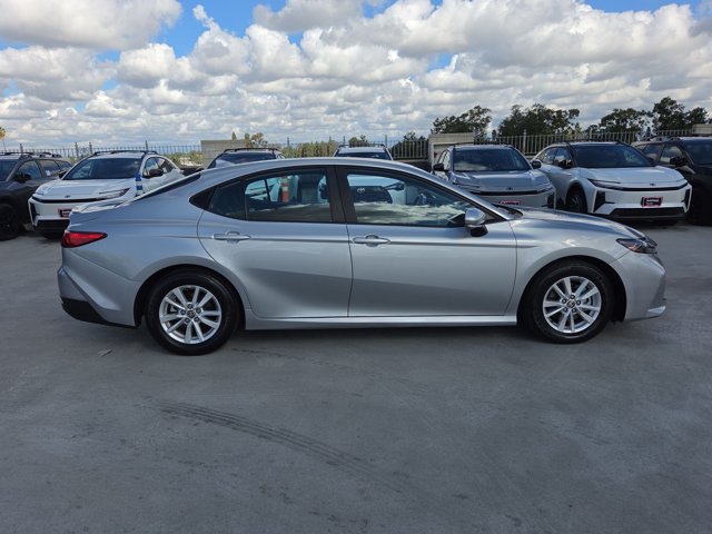 Used 2025 Toyota Camry LE FWD image 4