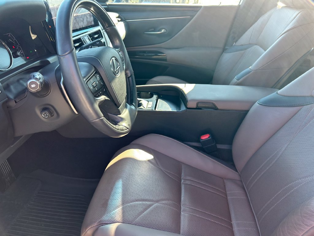 Used 2024 Lexus ES 300h w/ Technology Package FWD image 11