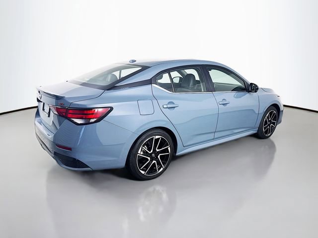 Used 2025 Nissan Sentra SR w/ SR Premium Package FWD image 7