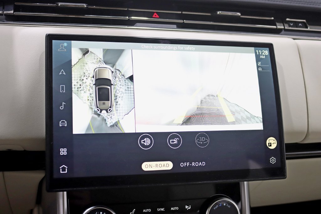 Used 2023 Land Rover Range Rover SE AWD/4WD image 17