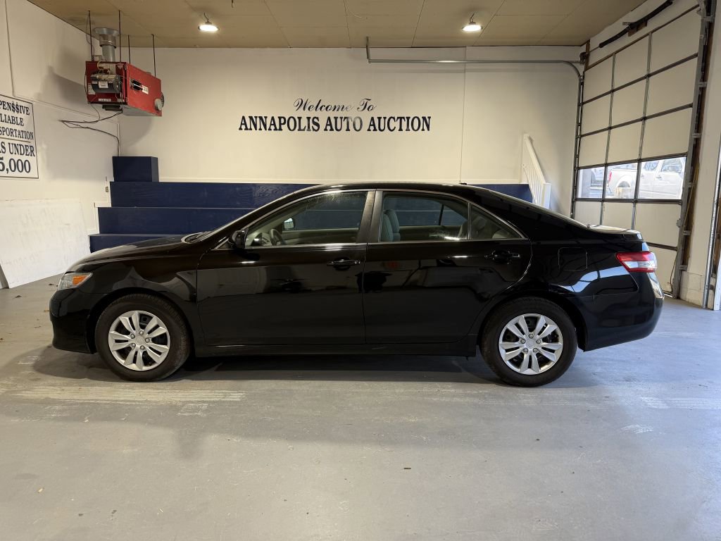 Used 2011 Toyota Camry image 1