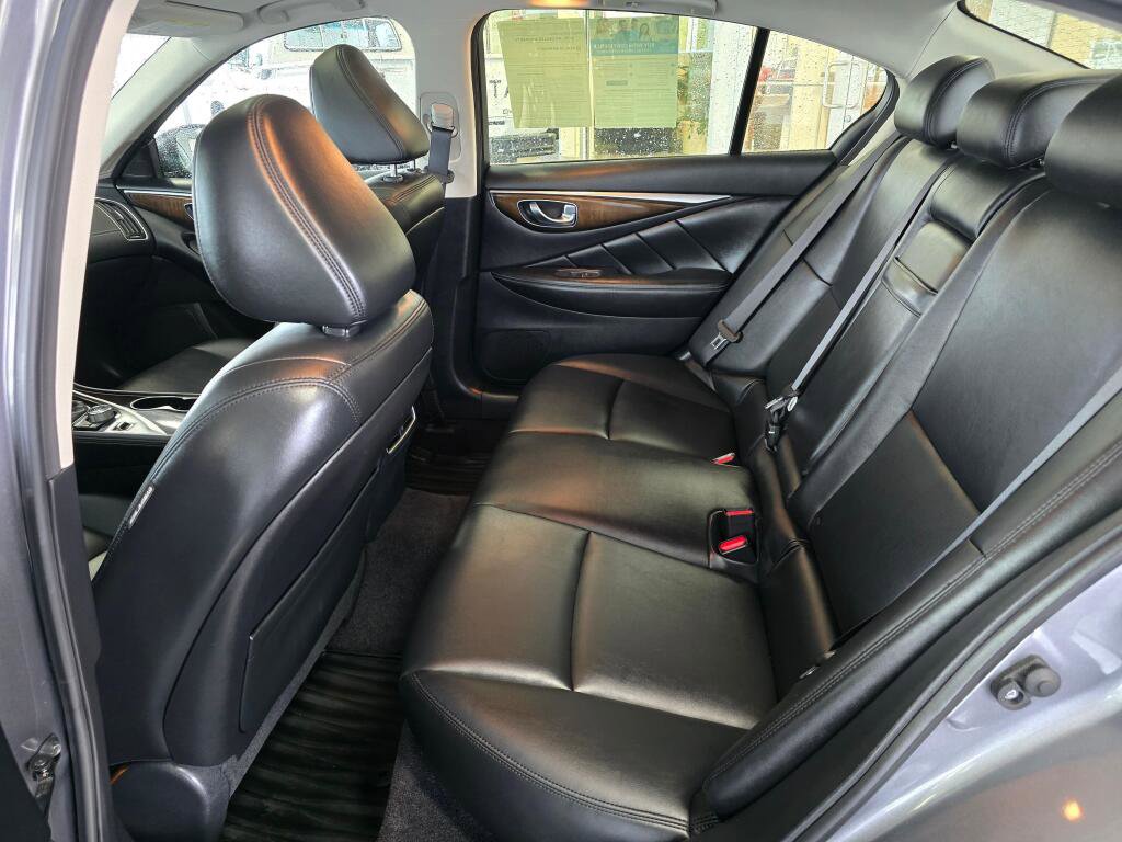 Used 2019 INFINITI Q50 Luxe w/ Essential Package (3.0T Luxe) AWD/4WD image 37