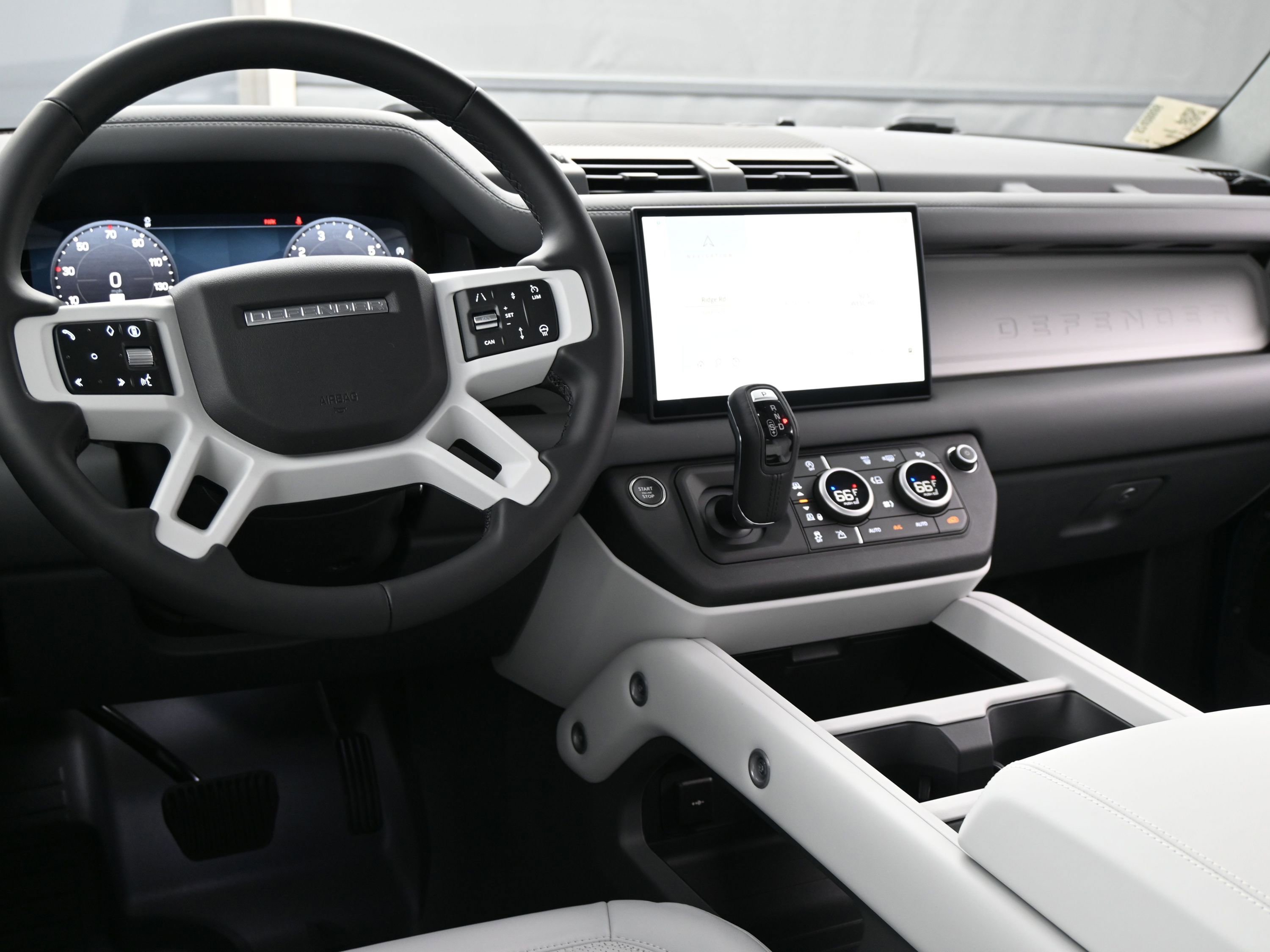 Used 2025 Land Rover Defender 110 S image 7