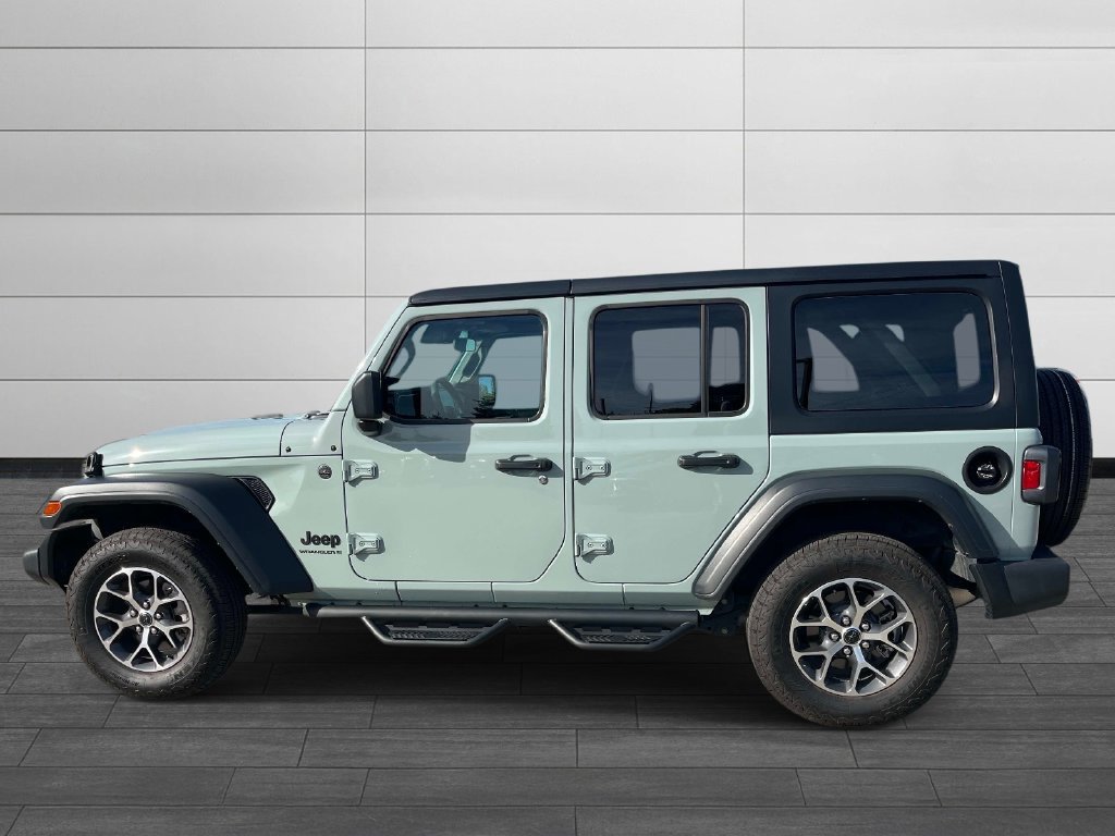 Used 2024 Jeep Wrangler Unlimited Sport AWD/4WD image 2