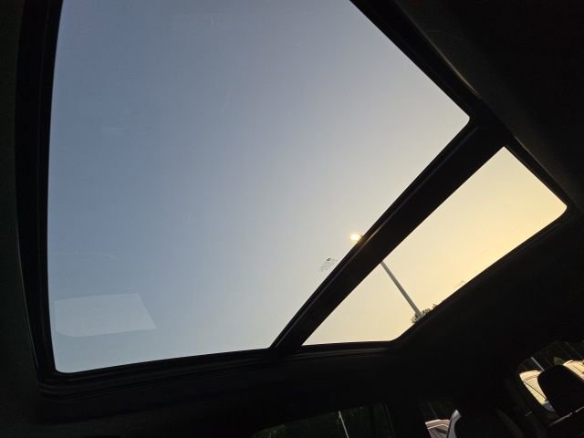 New 2025 Cadillac XT6 Luxury image 28