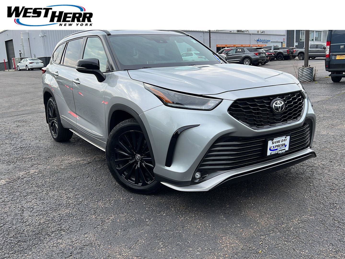 Used 2023 Toyota Highlander XSE AWD/4WD image 1