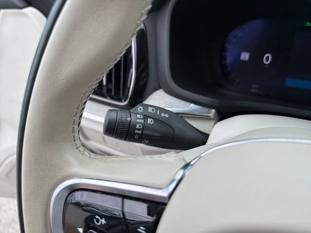 Used 2025 Volvo V60 B5 Cross Country Plus AWD/4WD image 31