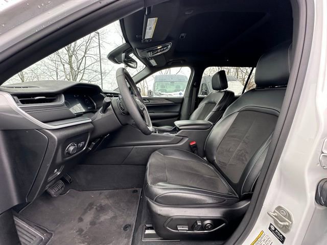 Used 2024 Jeep Grand Cherokee L Altitude image 23